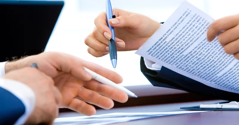 Comment choisir son registrar sans se faire piéger au renouvellement